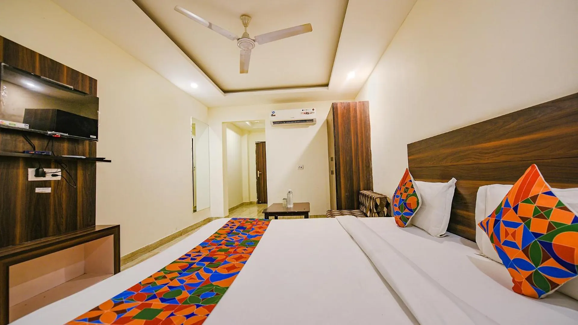 Hotel Lakshmi Palace New Delhi 4*,
